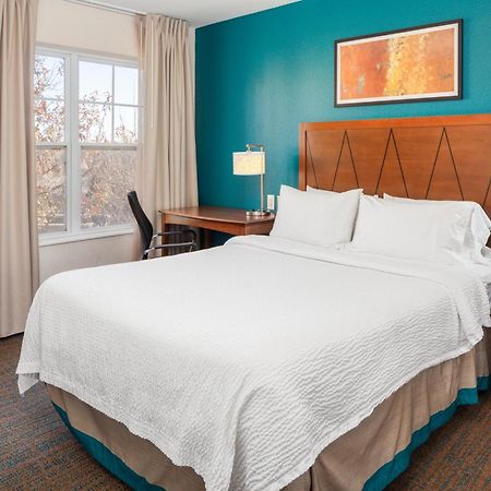 Residence Inn By Marriott Wichita East At Plazzio Экстерьер фото