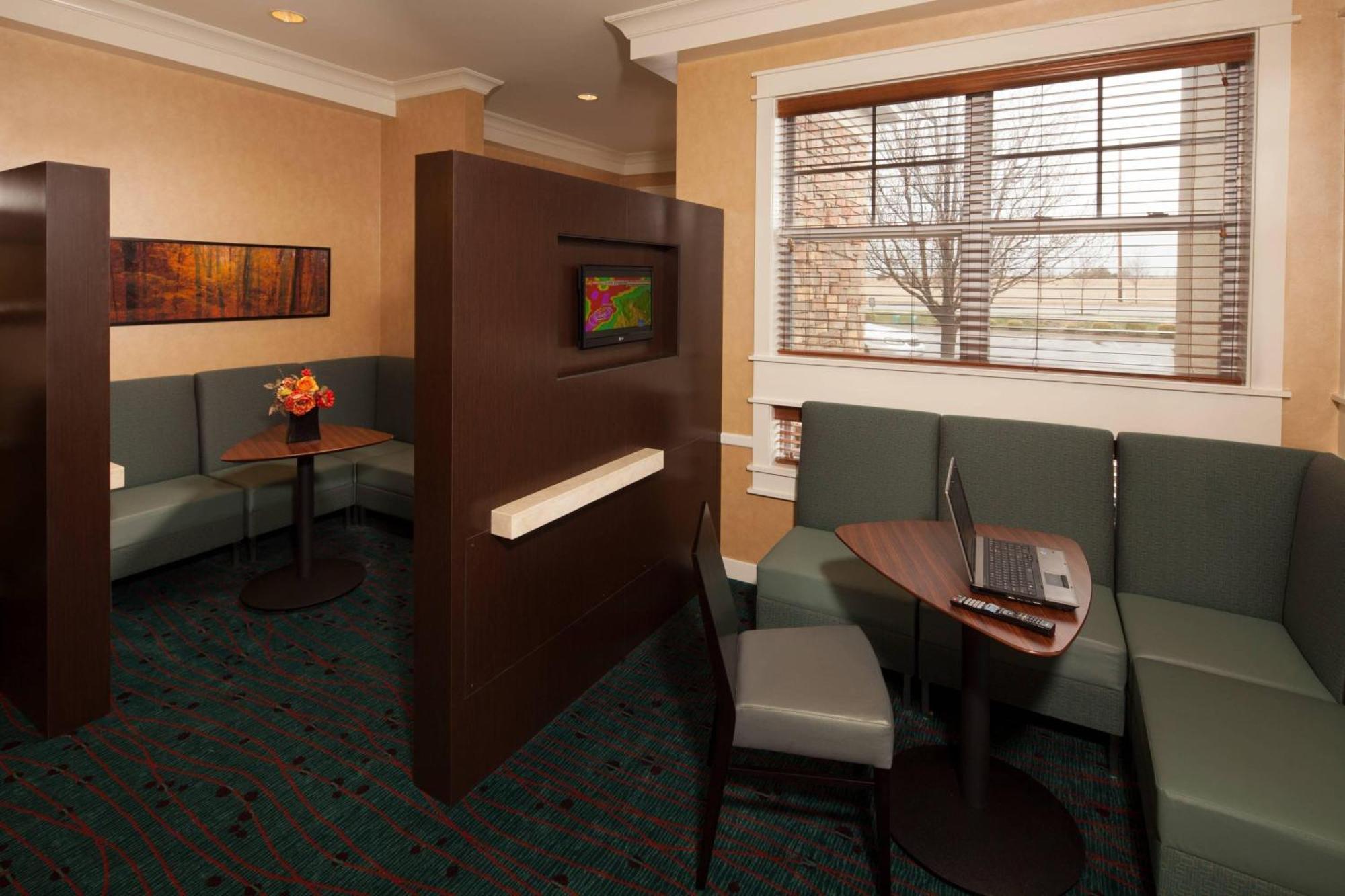 Residence Inn By Marriott Wichita East At Plazzio Экстерьер фото