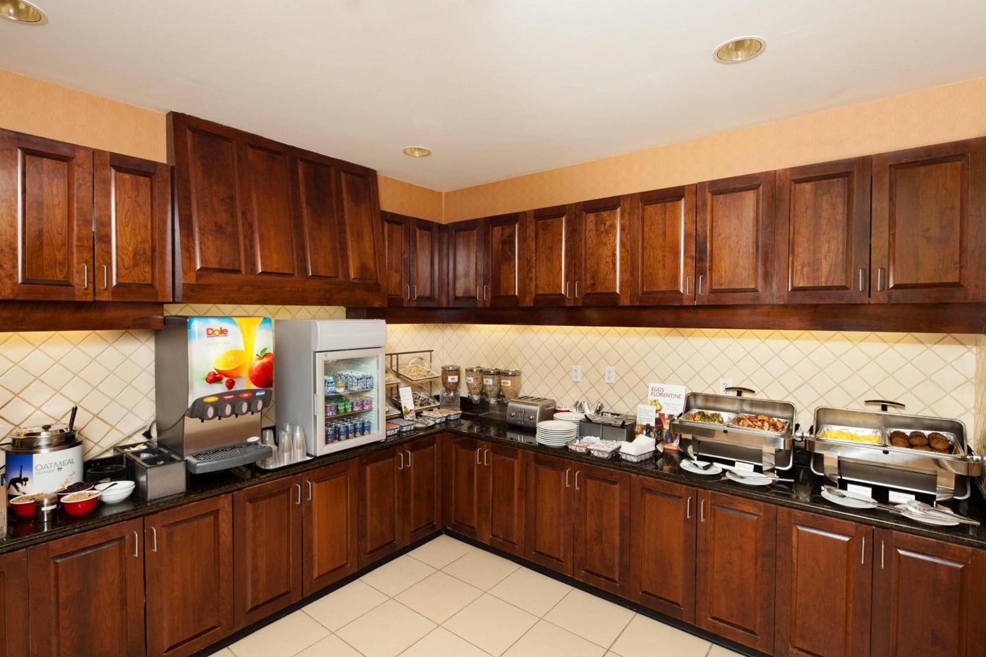 Residence Inn By Marriott Wichita East At Plazzio Экстерьер фото