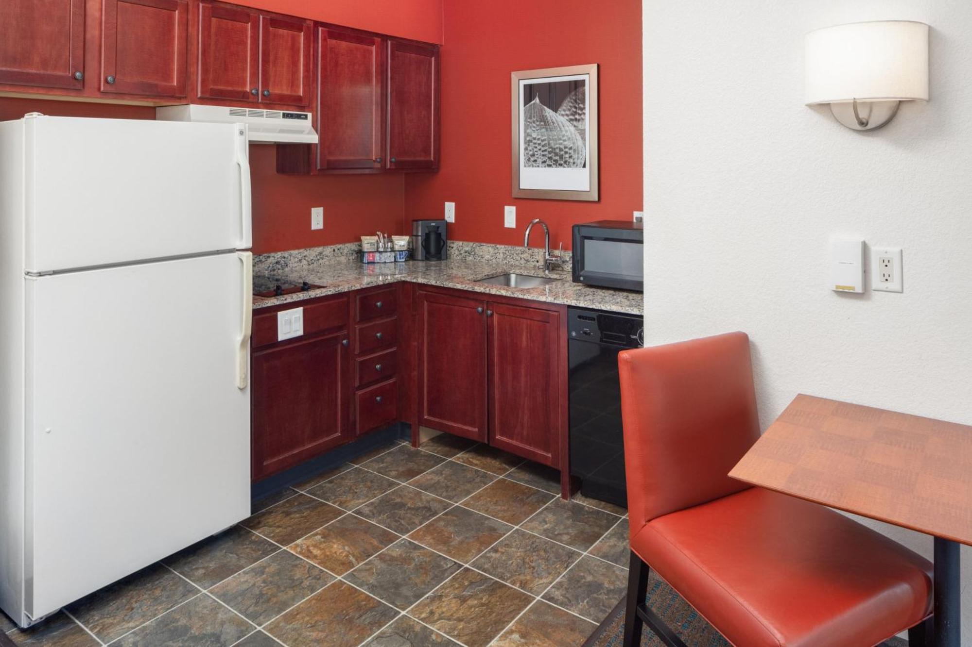 Residence Inn By Marriott Wichita East At Plazzio Экстерьер фото