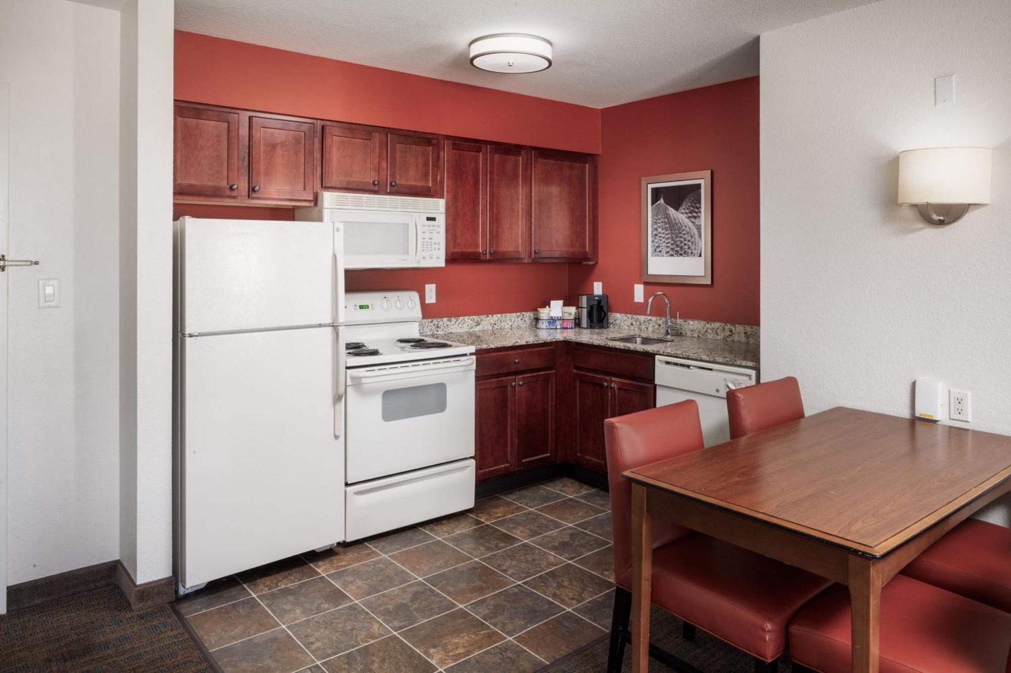Residence Inn By Marriott Wichita East At Plazzio Экстерьер фото