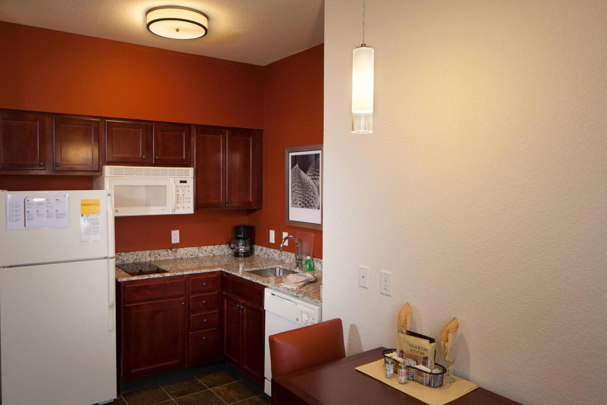 Residence Inn By Marriott Wichita East At Plazzio Экстерьер фото