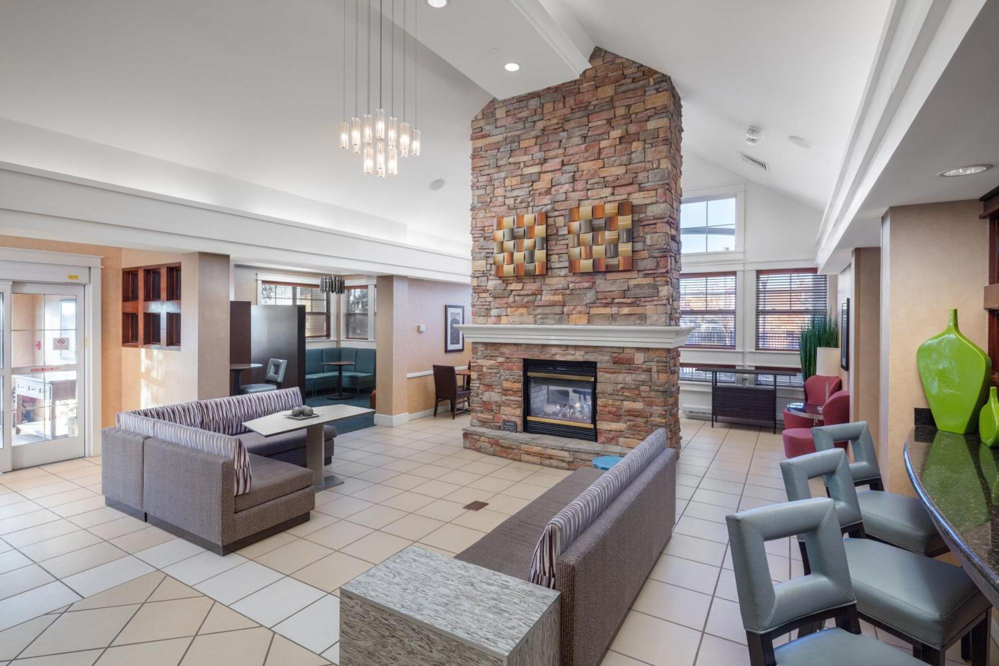 Residence Inn By Marriott Wichita East At Plazzio Экстерьер фото