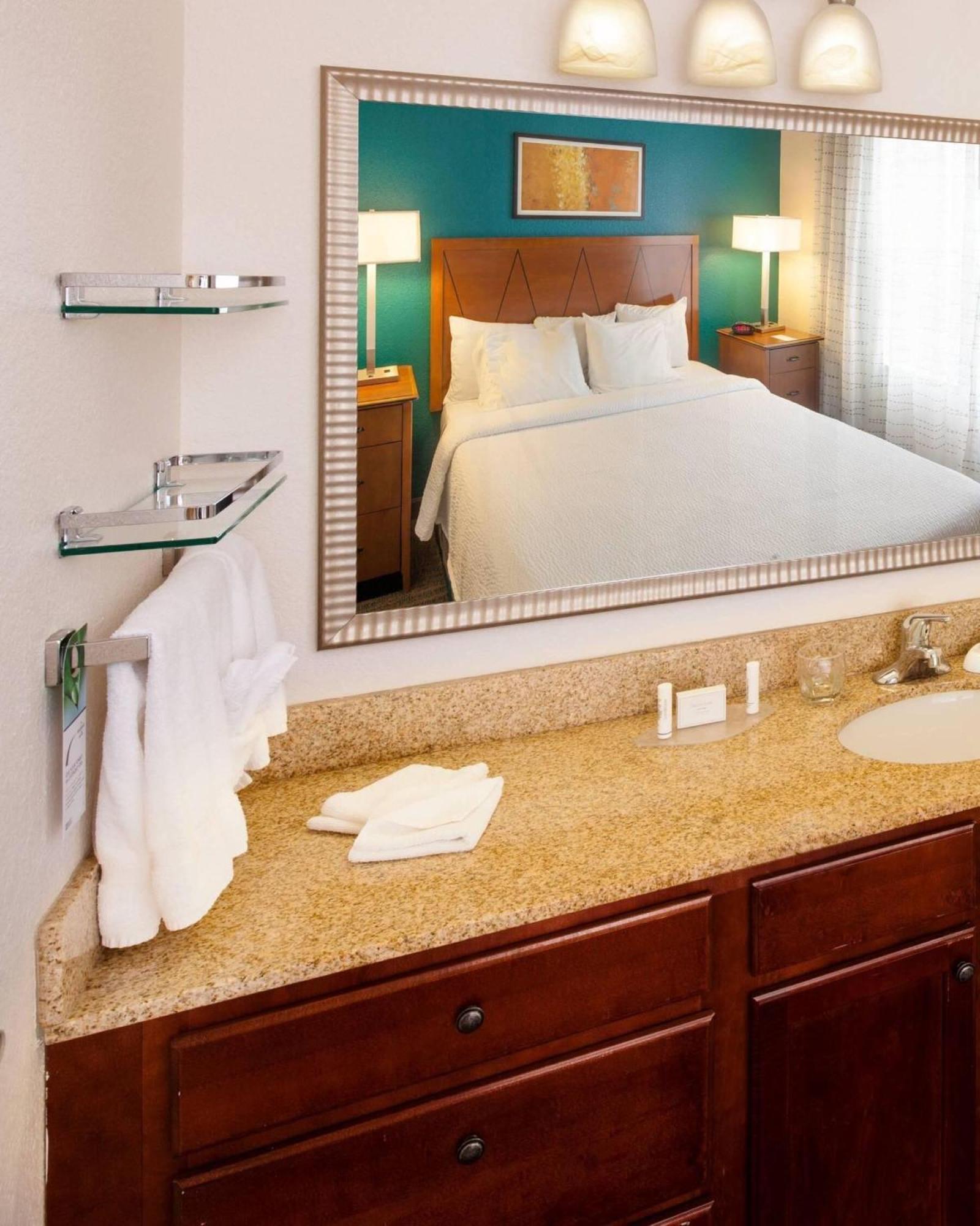 Residence Inn By Marriott Wichita East At Plazzio Экстерьер фото